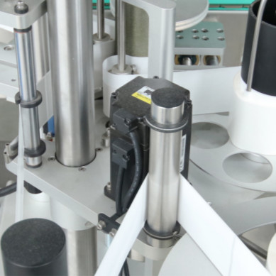 Automatische Doppelseitige Flachflasche TN-150K Aufkleberkennzeichnungsmaschine 220V 2,2KW