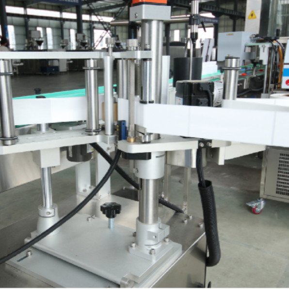 Automatische Doppelseitige Flachflasche TN-150K Aufkleberkennzeichnungsmaschine 220V 2,2KW