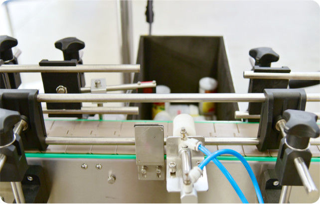 Variable Füllmenge Chemische Flüssigkeitsfüllmaschine Individualisierte Optionen mit hoher Füllgenauigkeit für Flüssigkeitsverpackungen