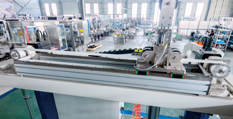 Vollautomatische Kartonverpackungsmaschine mit Frequenzumrechner mit Touchscreen und Servosystem für die Verpackung von Flaschen