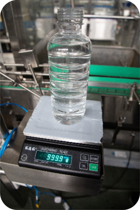 SPS-gesteuerte Mikrocomputer-Abfüllmaschine mit elektrischer Waagenrückmeldung und Edelstahl 304 Rahmen