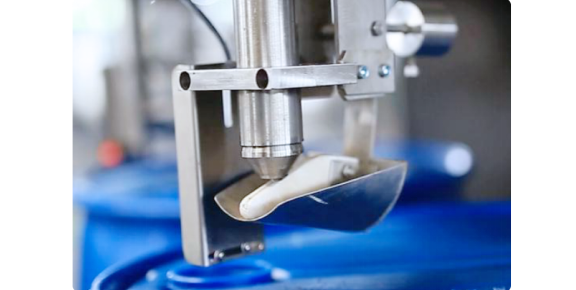 Pestizid-Abfüllmaschine mit anpassbarem Füllbereich und Teilungswert für präzise Flüssigkeitsabfüllanwendungen